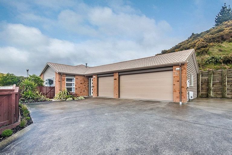 Photo of property in 11 Gennaker Lane, Whitby, Porirua, 5024