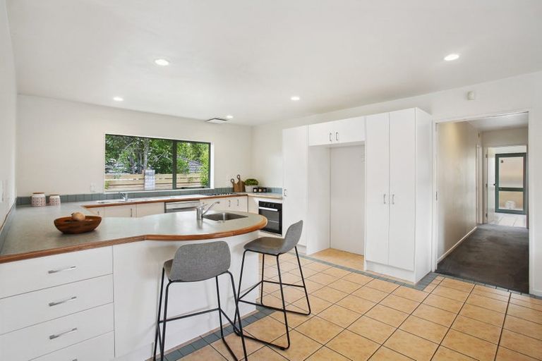 Photo of property in 3 Khaleel Place, Henderson, Auckland, 0612