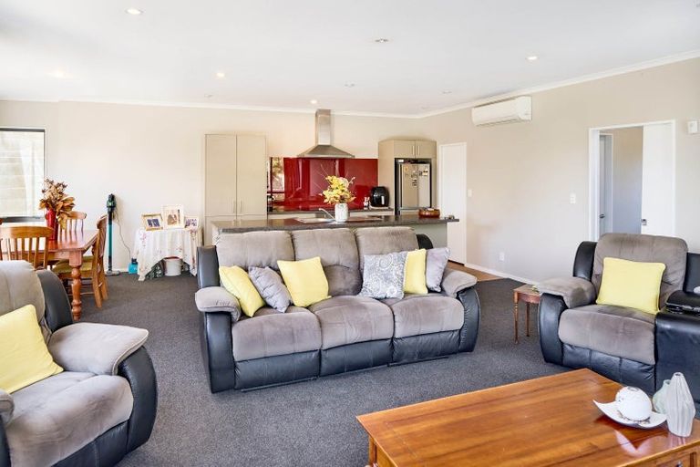 Photo of property in 23 View Road, Titahi Bay, Porirua, 5022