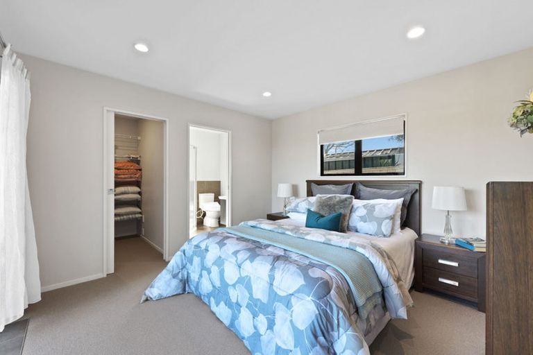 Photo of property in 4 Advene Road, Cockle Bay, Auckland, 2014