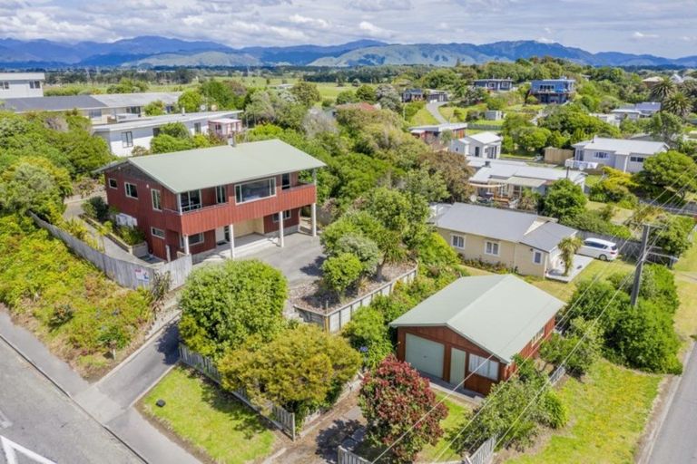 Photo of property in 37 Manuka Street, Otaki Beach, Otaki, 5512