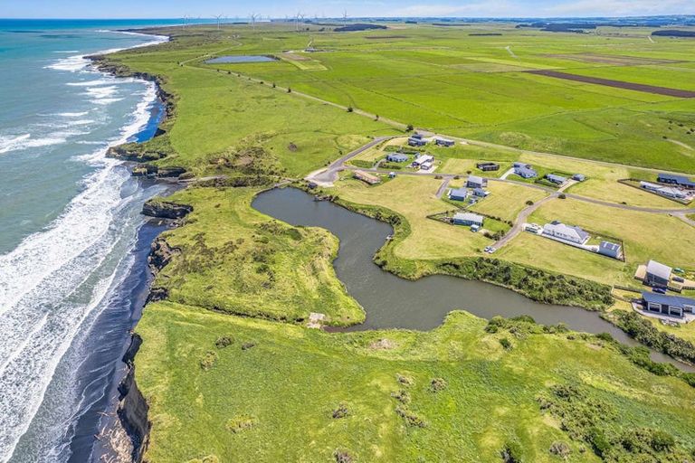 Photo of property in 23 Waipipi Road, Waverley, 4591