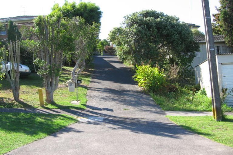Photo of property in 2/64 Hebron Road, Waiake, Auckland, 0630