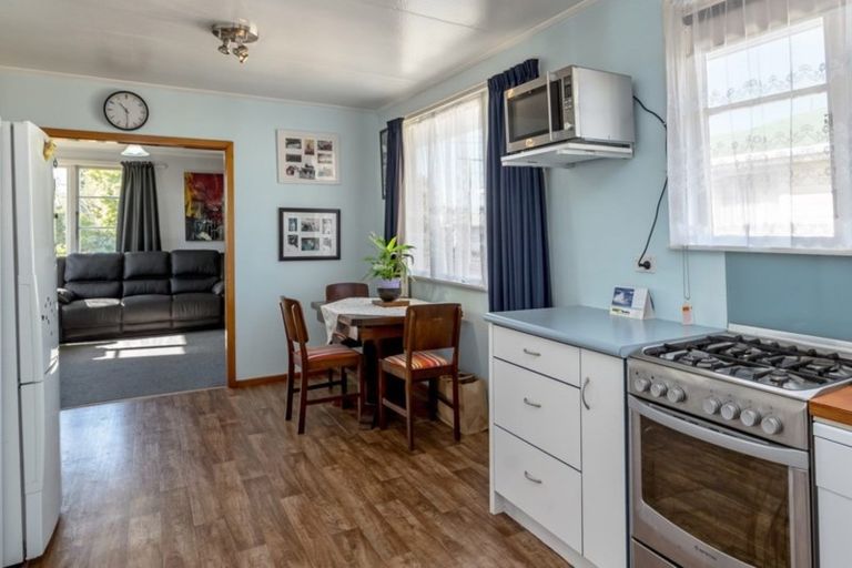 Photo of property in 11 Madden Place, Solway, Masterton, 5810