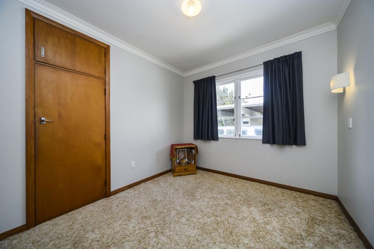 Photo of property in 583 Featherston Street, Roslyn, Palmerston North, 4414