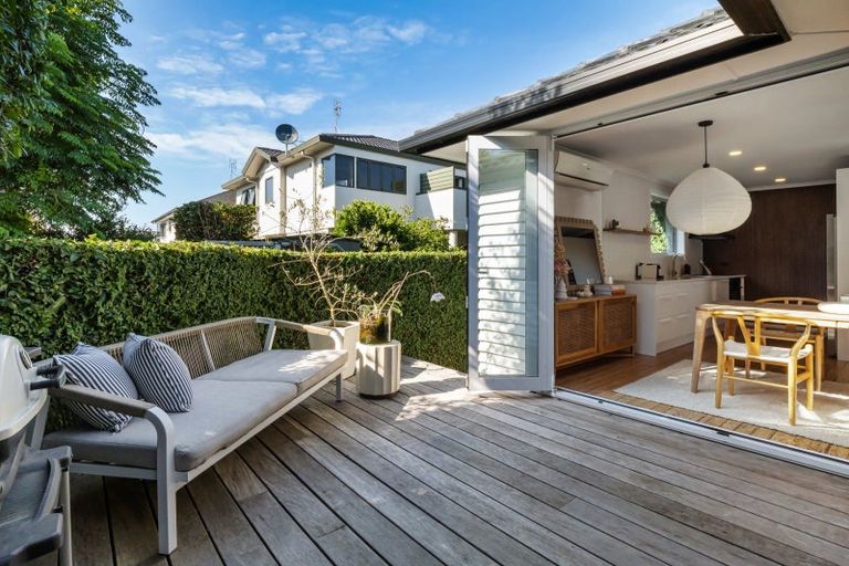 Photo of property in 121a Oceanview Road, Mount Maunganui, 3116