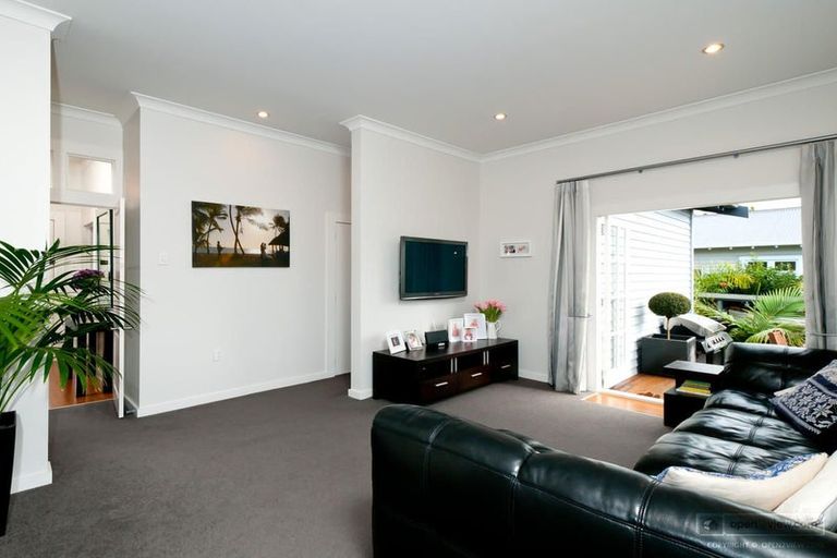 Photo of property in 1/3 Alma Road, Milford, Auckland, 0620