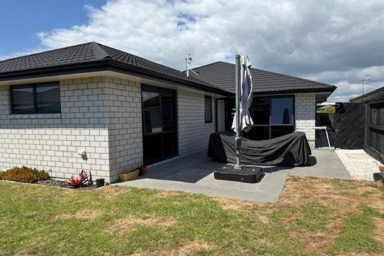 Photo of property in 35 Te Wharo Drive, Papamoa, 3118