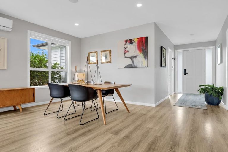 Photo of property in 14 Aporo Drive, Kumeu, 0810