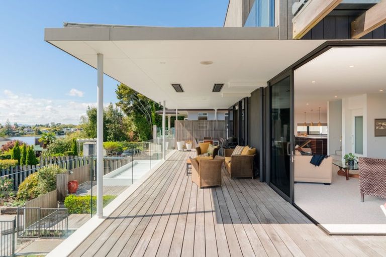 Photo of property in 142 Lake Crescent, Hamilton Lake, Hamilton, 3204