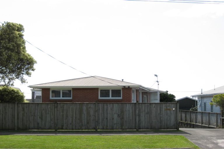 Photo of property in 15 Mclean Street, Strandon, New Plymouth, 4312