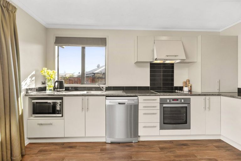 Photo of property in 4/31 Jones Crescent, Melville, Hamilton, 3206