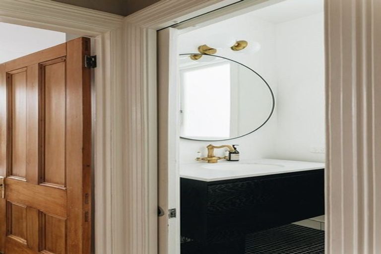 Photo of property in 26 Roxburgh Street, Mount Victoria, Wellington, 6011