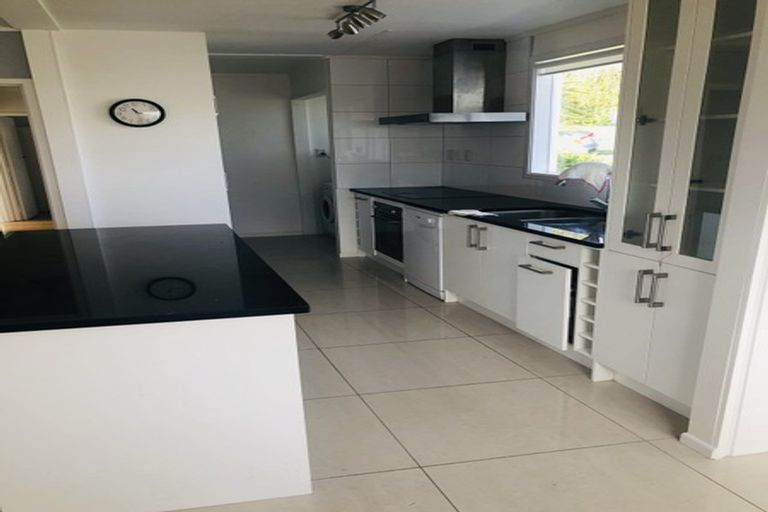 Photo of property in 11 Velma Road, Hillcrest, Auckland, 0627