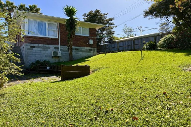 Photo of property in 2/28 Windy Ridge Road, Glenfield, Auckland, 0629