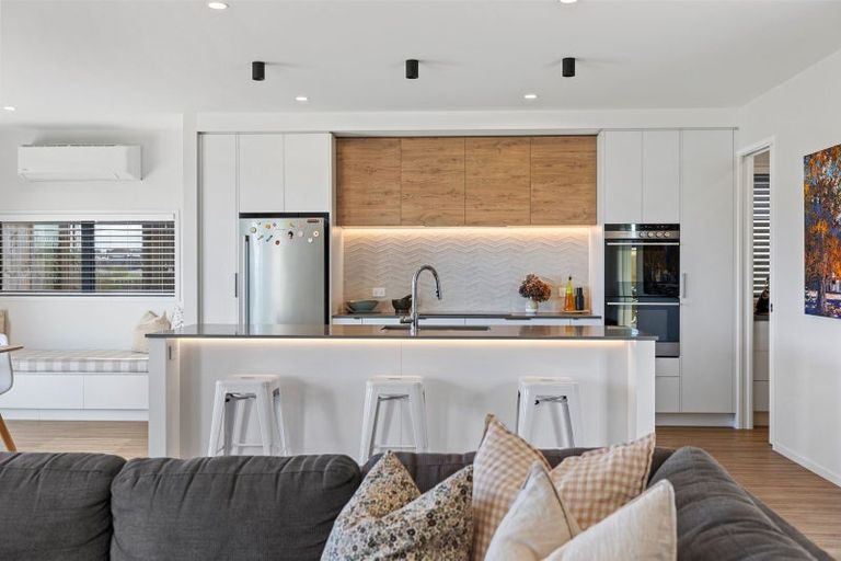 Photo of property in 37 Tangaroa Place, Poike, Tauranga, 3112