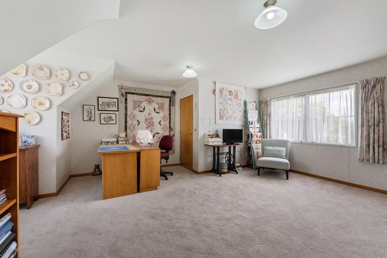 Photo of property in 51 John F Kennedy Drive, Milson, Palmerston North, 4414