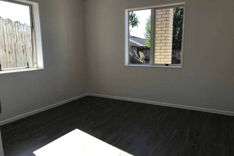 Photo of property in 3 Taatahi Street, Weymouth, Auckland, 2103