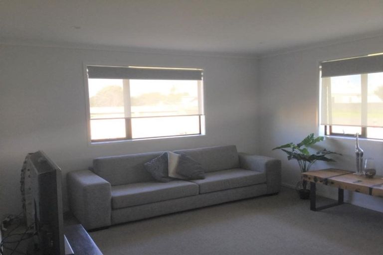 Photo of property in 15 Customhouse Street, Bell Block, New Plymouth, 4312