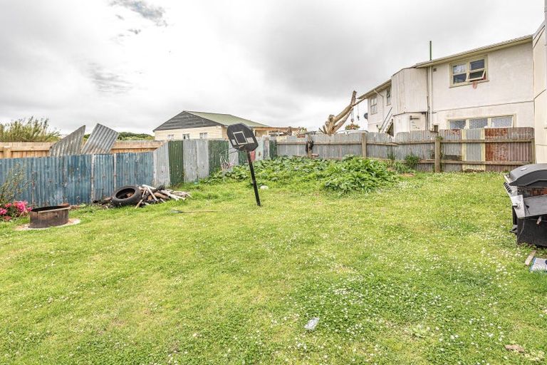 Photo of property in 23 Egmont Street, Castlecliff, Whanganui, 4501