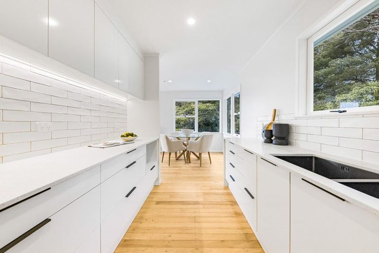 Photo of property in 35 Mcdowell Crescent, Hillcrest, Auckland, 0627