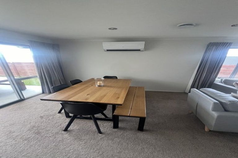 Photo of property in 33 Shrule Place, Huntington, Hamilton, 3210