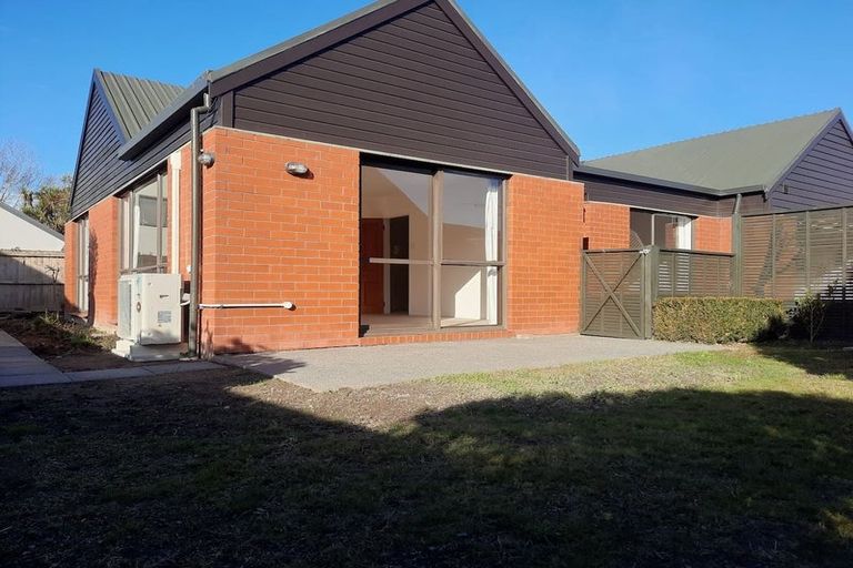 Photo of property in 1/15 Inglewood Place, Avonhead, Christchurch, 8042