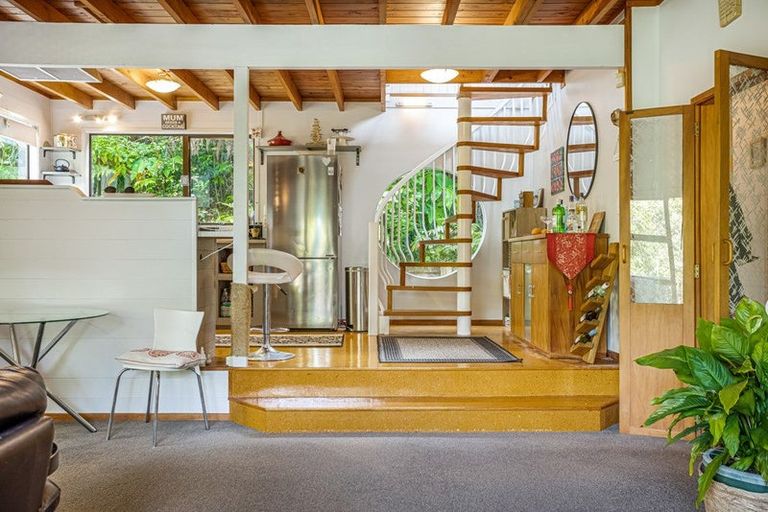 Photo of property in 26 Mceldowney Road, Titirangi, Auckland, 0604