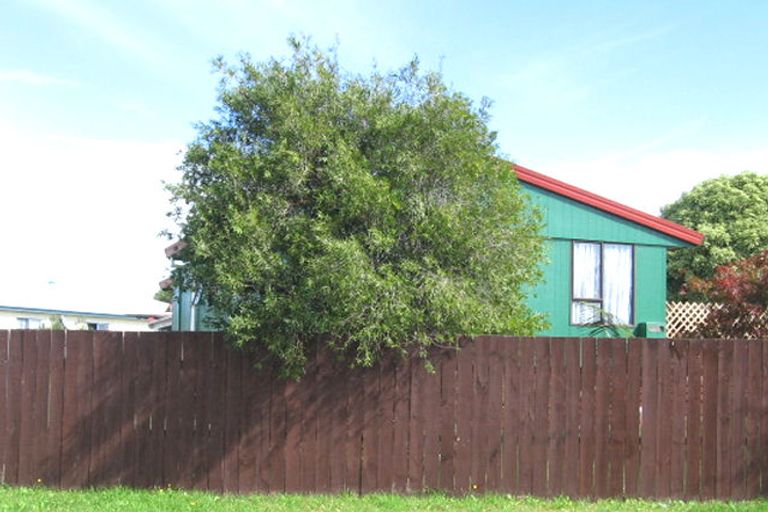 Photo of property in 5 Riserra Drive, Ranui, Auckland, 0612