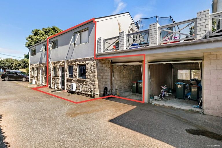 Photo of property in 2/21 Grove Road, Sandringham, Auckland, 1025
