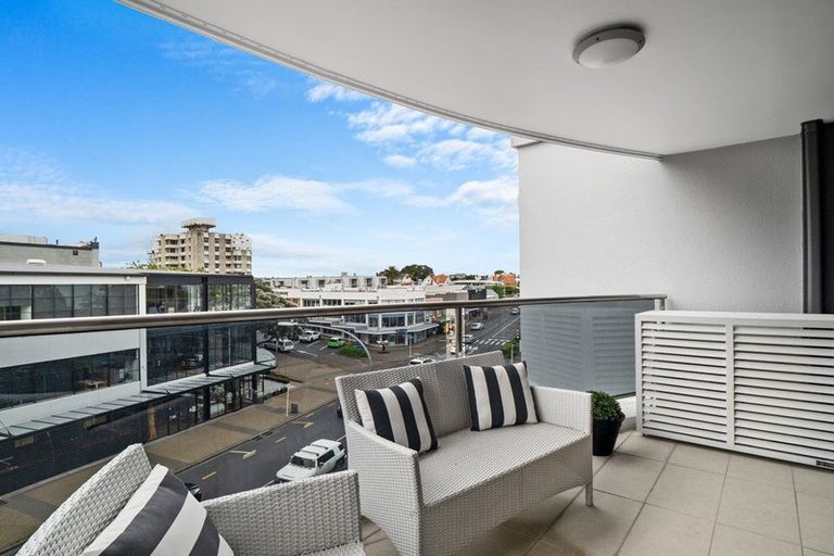 Photo of property in 4i/175 Hurstmere Road, Takapuna, Auckland, 0622