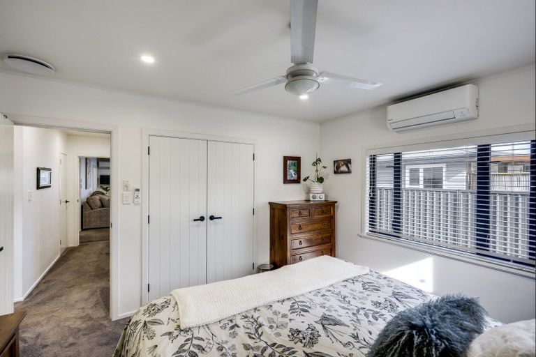 Photo of property in 76 Clarence Cox Crescent, Pirimai, Napier, 4112