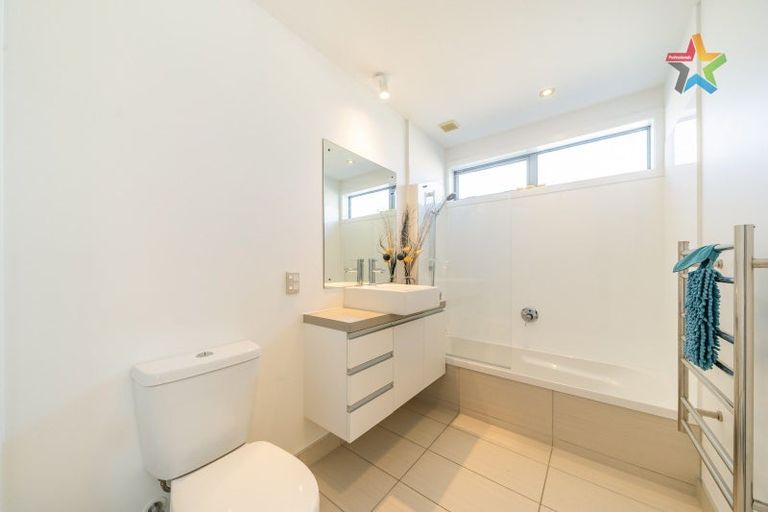 Photo of property in 20 Otonga Heights, Maungaraki, Lower Hutt, 5010