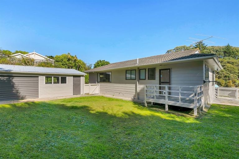 Photo of property in 64 Omapere Street, Whitby, Porirua, 5024