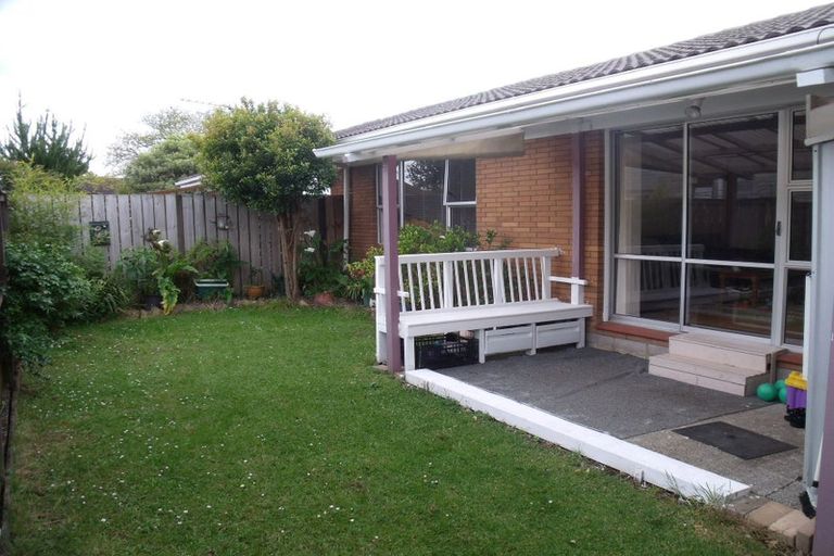 Photo of property in 2/75 Butley Drive, Farm Cove, Auckland, 2012