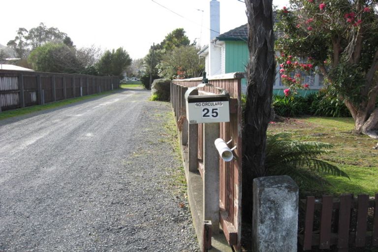 Photo of property in 25 Wood Street, Wainuiomata, Lower Hutt, 5014