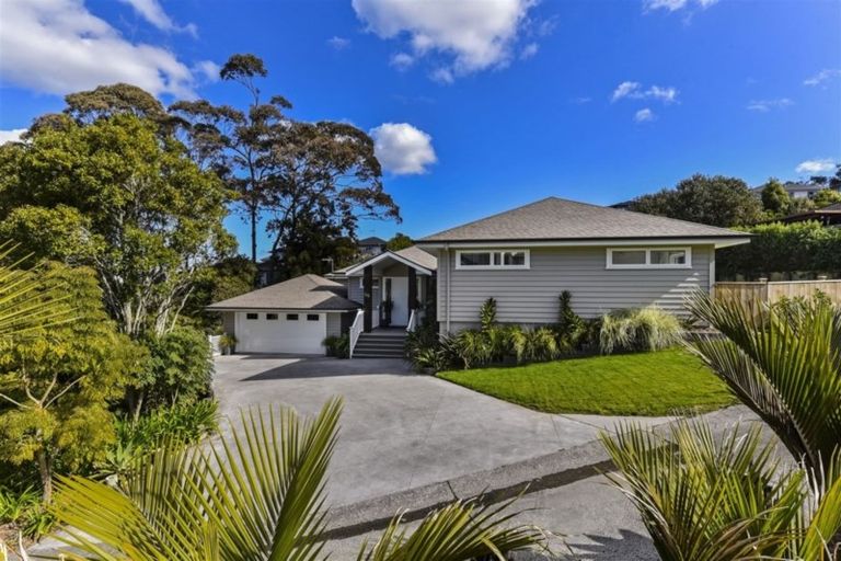 Photo of property in 59 Lonely Road, Fairview Heights, Auckland, 0632