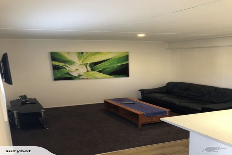 Photo of property in 11 Renata Road, Otaki, 5512