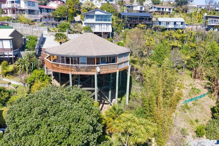 Photo of property in 12 Pine Grove, Tairua, 3508