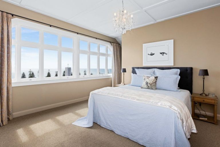 Photo of property in 6 Madeira Road, Bluff Hill, Napier, 4110