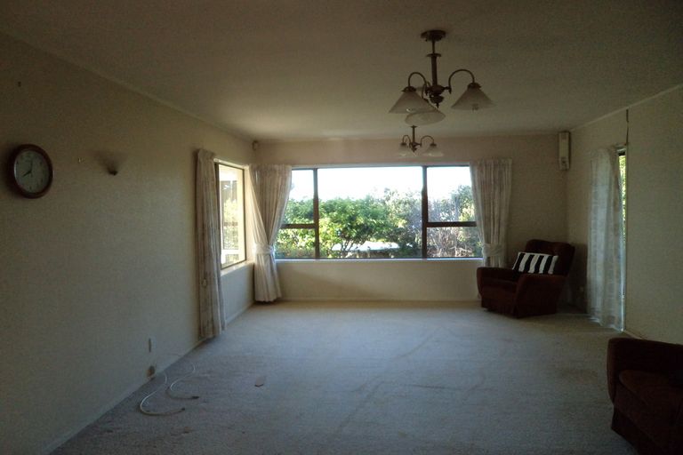 Photo of property in 63 St Annes Crescent, Wattle Downs, Auckland, 2103