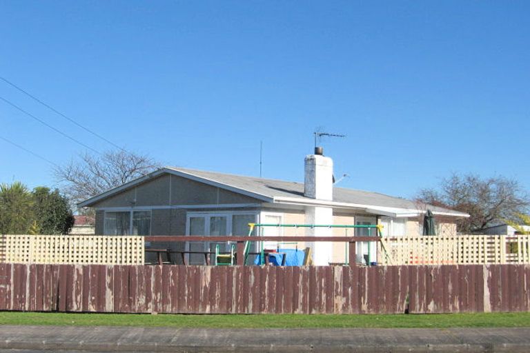 Photo of property in 74 Cargill Street, Papakura, 2110