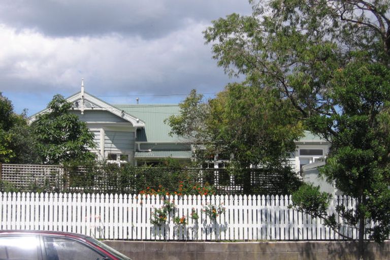 Photo of property in 63 Calliope Road, Stanley Point, Auckland, 0624