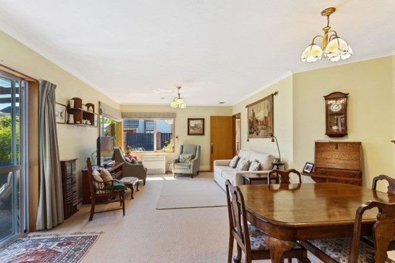 Photo of property in 8b Hinton Place, Rangiora, 7400