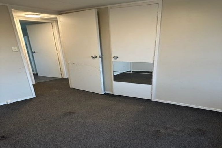 Photo of property in 2 Harrington Road, Henderson, Auckland, 0610