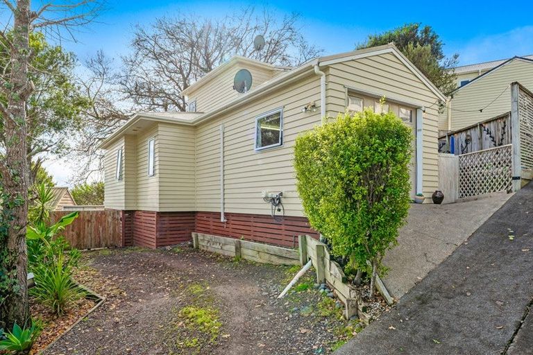 Photo of property in 23d Jelas Road, Red Beach, 0932