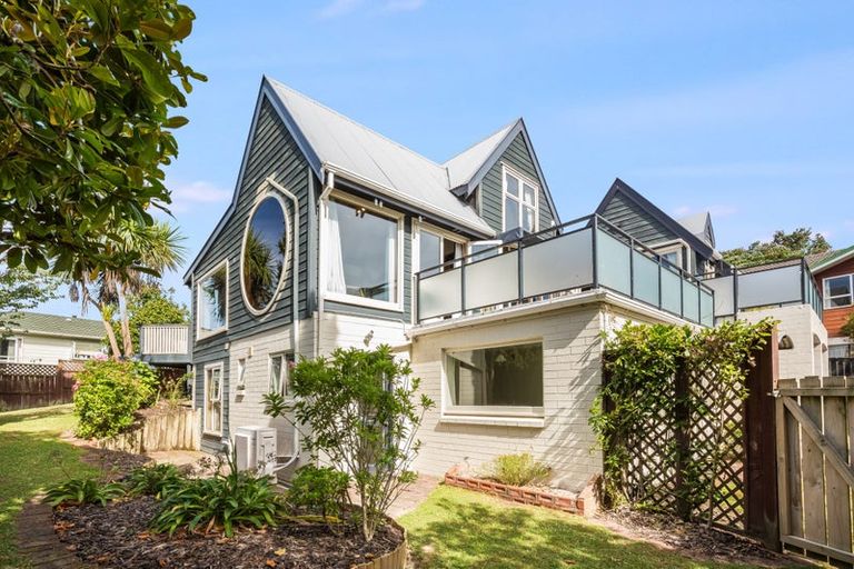 Photo of property in 5 Newnham Court, Tawa, Wellington, 5028