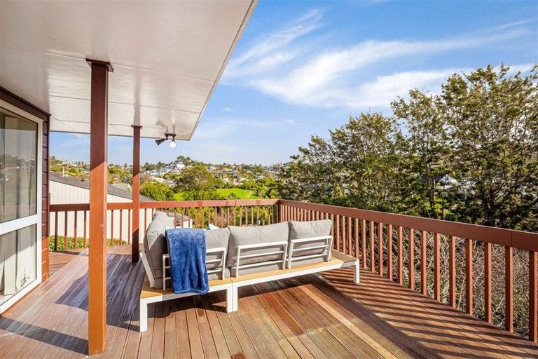 Photo of property in 9 Bayside Drive, Browns Bay, Auckland, 0630