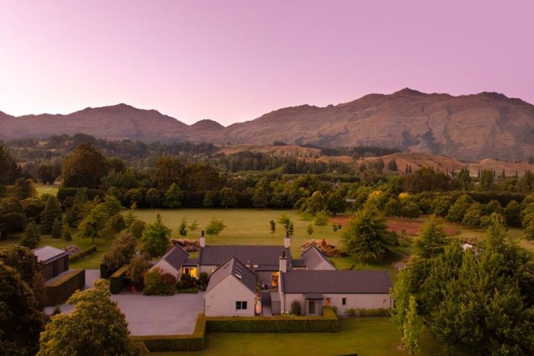 Photo of property in 112 Domain Road, Speargrass Flat, Queenstown, 9371