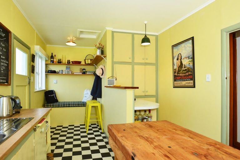 Photo of property in 11 Blue Bay Road, Mahia, 4198